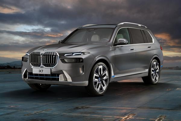 BMW iX7 2025 EVs