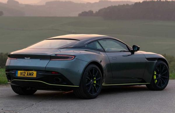 Aston Martin DB10 2025