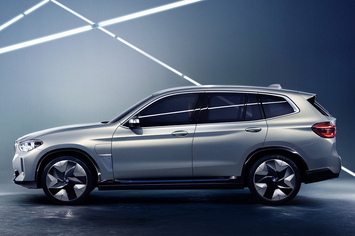 BMW iX3 Frontansicht